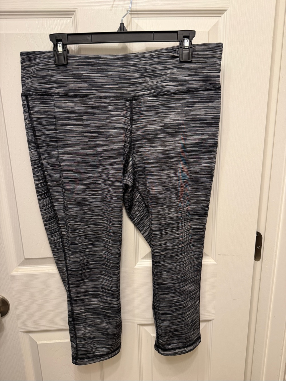 Tek Gear Gray Space-Dye Capri Leggings